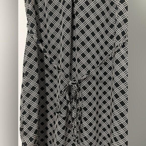 H&M Sleeveless Creped Dress Black White size 4 - Picture 4 of 6